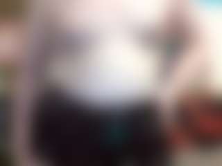 Live cam show with average-girl - Brown Hair on intimatelivegirls.com