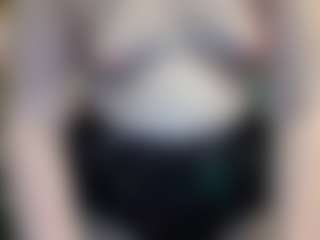 Live cam show with average-girl - Athletic on livesuperchat.net