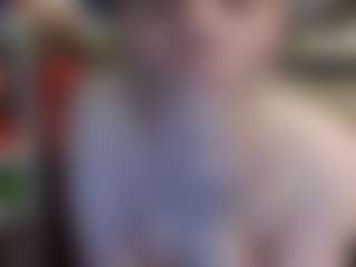 Live cam show with average-girl - Fingers on Camsoda