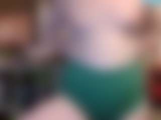 Live cam show with average-girl - Amateur on Camsoda