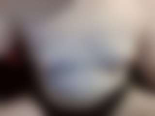 Live cam show with average-girl - Average on Camsoda