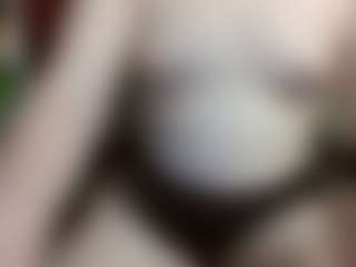Live cam show with average-girl - Average on Dare Cams