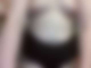 Live cam show with average-girl - Thong on parknlotfishbdy