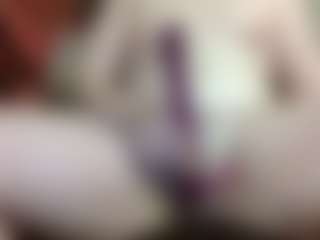 Live cam show with average-girl - Bedroom Brown Hair on AdultVida.com