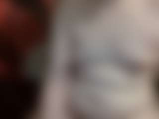 Live cam show with average-girl - Role Play on madthumbs