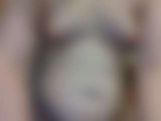 Live cam show with average-girl - Average on AdultVida.com