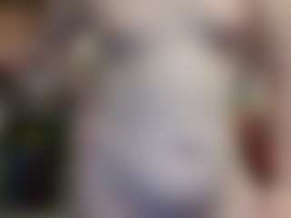 Live cam show with average-girl - Average on Camiplay Live