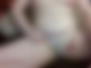 Live cam show with average-girl - Average on Camsoda