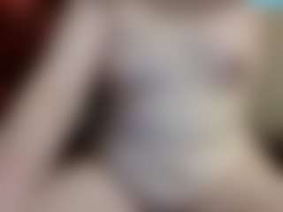 Live cam show with average-girl - Average on intimatelivegirls.com