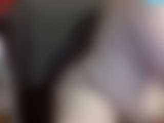Live cam show with average-girl - Average on googirlz