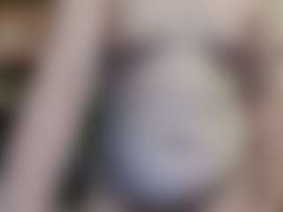 Live cam show with average-girl - Brown Hair on thefappeningchat.com