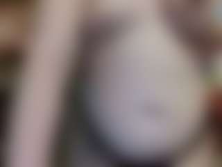 Live cam show with average-girl - Average on CamClone