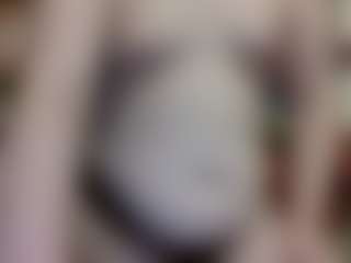 Spettacolo in cam dal vivo con average-girl - Role Play su Camsoda