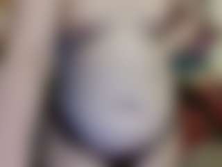 Live cam show with average-girl - Average on Camsoda