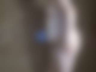 Live cam show with average-girl - Strip on Gym Cam Girls