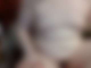Live cam show with average-girl - Average on Camiplay Live