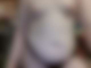 Live cam show with average-girl - Cute on Hubzter Live