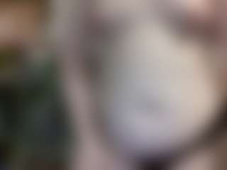 Live cam show with average-girl - Average on CamwithHer