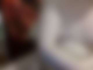 Live cam show with average-girl - Deepthroat on xDating