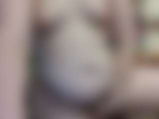 Live cam show with average-girl - Average on CamClone