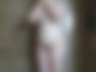 Live cam show with average-girl - Amateur Brown Hair on Hubzter Live