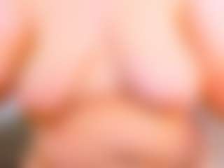 Live cam show with ReginaStown - BBW on StripNow