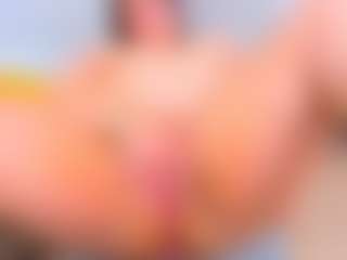 Live cam show with ReginaStown - Curvy on StripNow