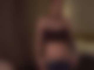 Live cam show with AmityAlford - Blonde Hair on TeamSkeetLive