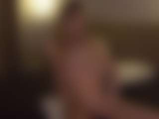 Live cam show with AmityAlford - Blonde Hair on TastyBlacksLive