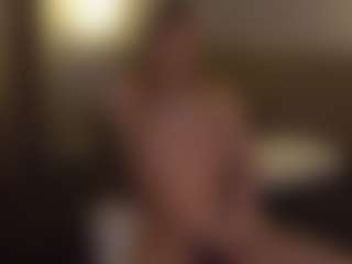 Live cam show with AmityAlford - Blonde Hair on sexytreat.net