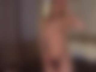 Live cam show with AmityAlford - Blonde Hair on googirlz
