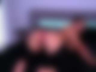 Live cam show with evanew - Curvy Teen (18+) on milfzrlive.com