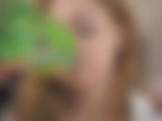 Live cam show with OctaviaHearing - Blue Eyes on Milfs Live