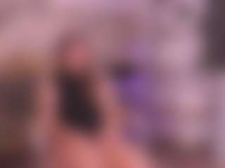 Live cam show with DreamyLinaa - Green Eyes on milfzrlive.com