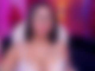 Live cam show with Amaiha - Big Tits on AdultVida.com