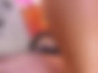 Live cam show with Amaiha - Striptease on StripNow