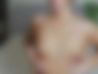 Live cam show with Sassy-Jam - Blonde Hair on sexylive.show