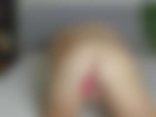 Live cam show with Sassy-Jam - Moaning on SmokeAndPoke
