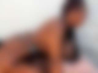Live cam show with Adry-Morris - Erotic Dance on livesuperchat.net