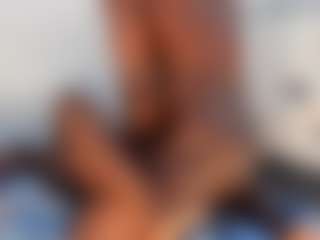Live cam show with Adry-Morris - Cum on live18s.com