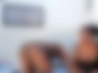 Live cam show with Adry-Morris - Shower on eurowanks.com