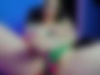 Live cam show with EvaConors - Nipple Piercings on Camming Site