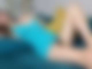 Live cam show with VanessaCalypso - Oil on Camsoda