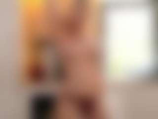 Live cam show with Liloukatt - Moaning on StripNow