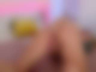 Live cam show with Liloukatt - Fingering on CamClone