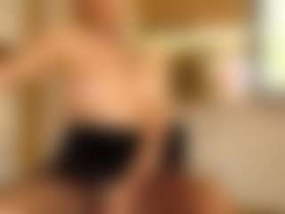 Live cam show with Liloukatt - Tiny on Camsoda