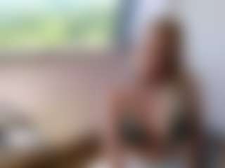 Live cam show with Liloukatt - Joi on Camsoda