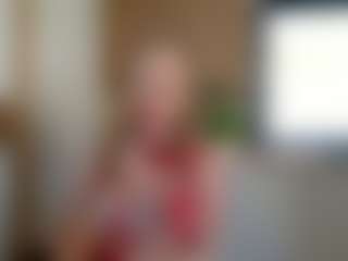 Live cam show with Liloukatt - Strip on Soda Cam