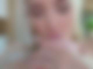 Live cam show with Liloukatt - White on StripNow | united states