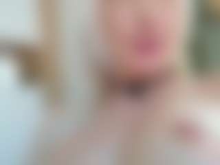 Live cam show with Liloukatt - Moaning on Camsoda